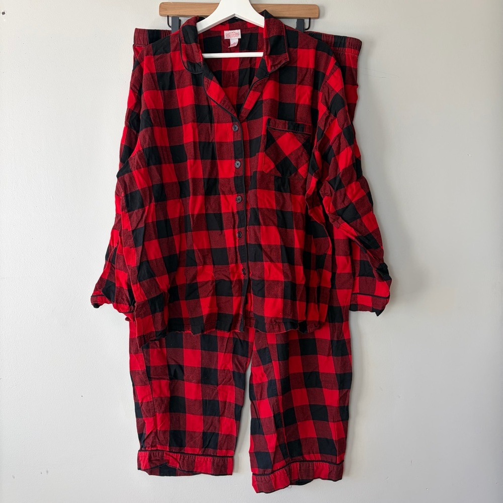 Wondershop 2 Piece Pajama Coat Set Red and Black Buffalo Plaid Women's 1X‎